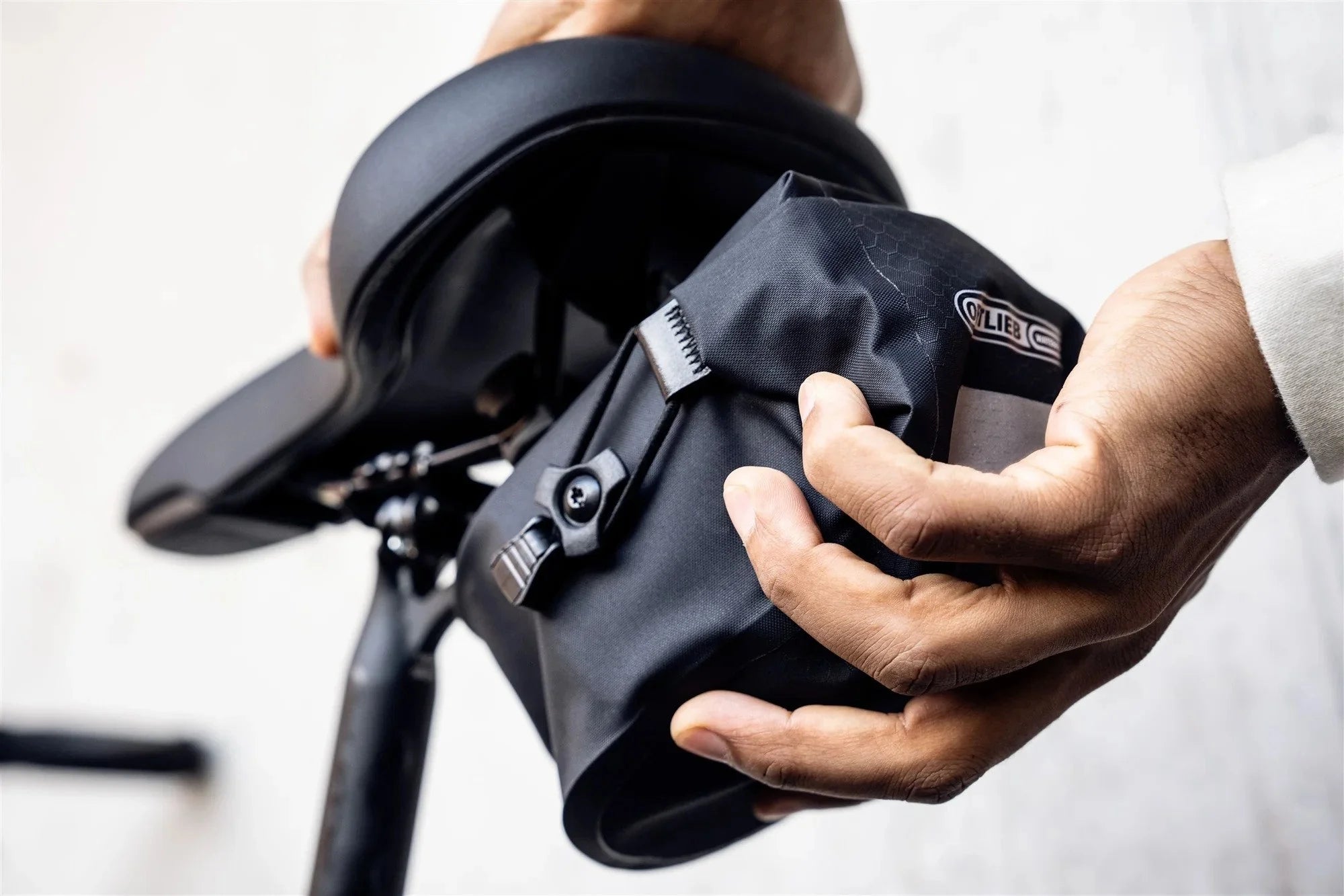 black saddle bag for bicycles