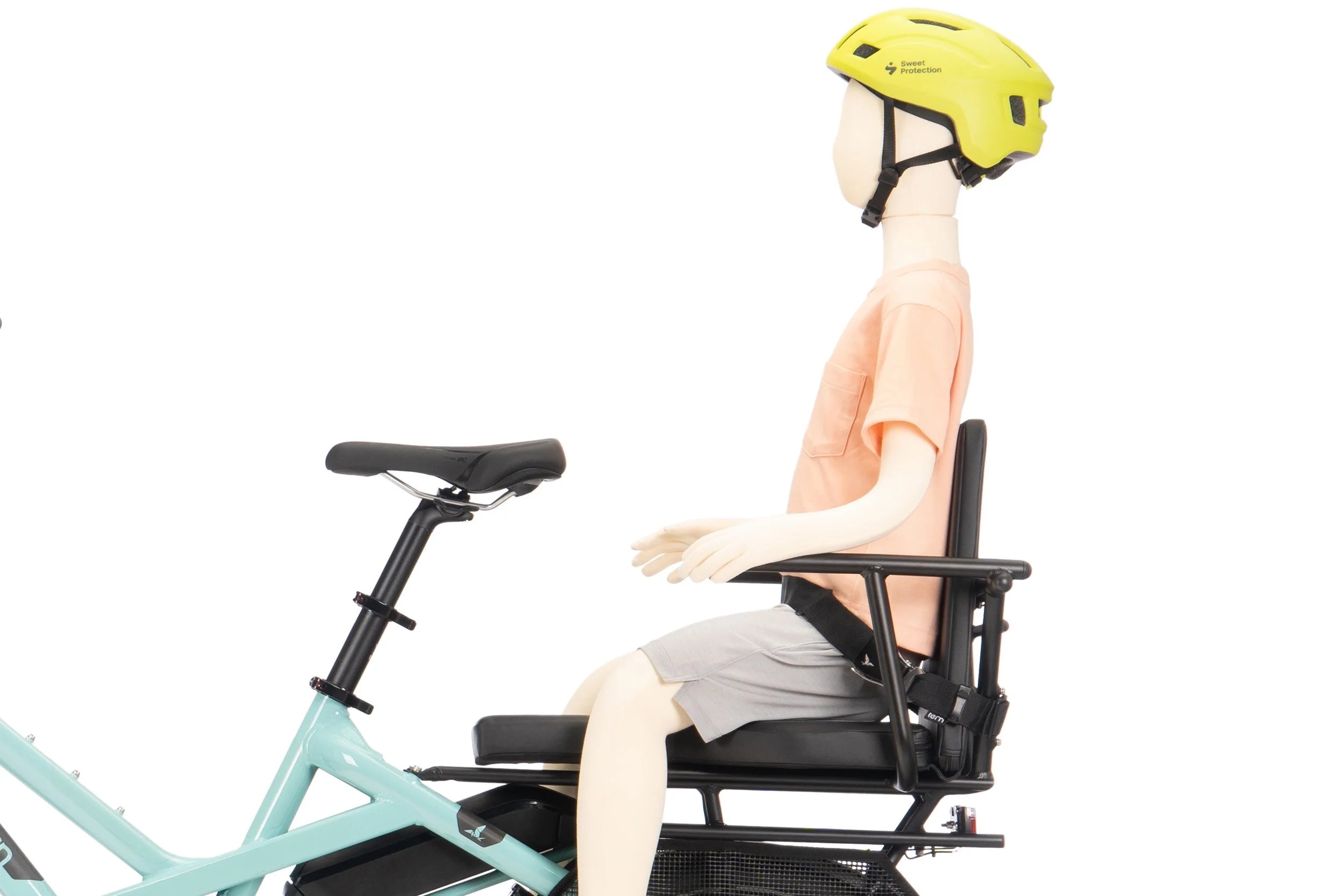 Mannequin with a yellow helmet sitting on a bicycle seat with adjustable backrest on a white background